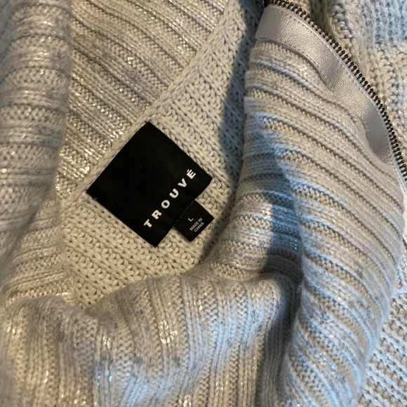 Soft Gray and Metallic Tunic - Picture 6 of 6